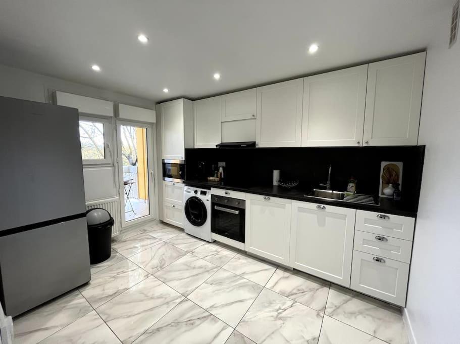Hana Home Mantes-La-Jolie 6 Personnes Parking Public Gratuit Business&Family エクステリア 写真